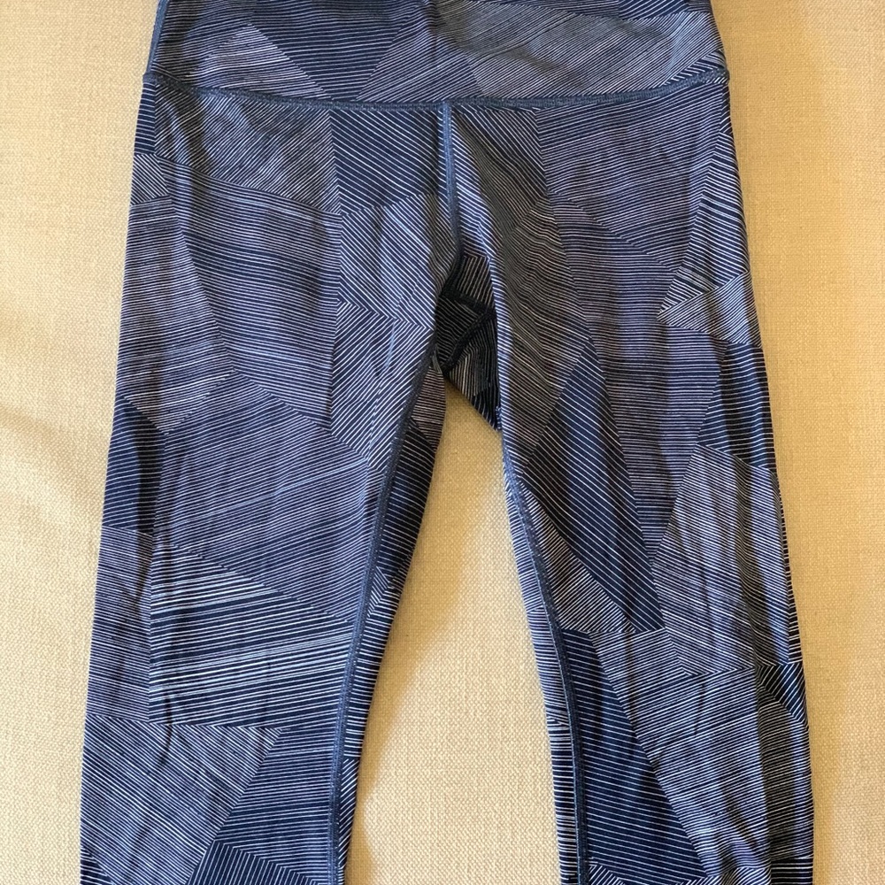 Lululemon cropped leggings, LIKE NEW, Size 8